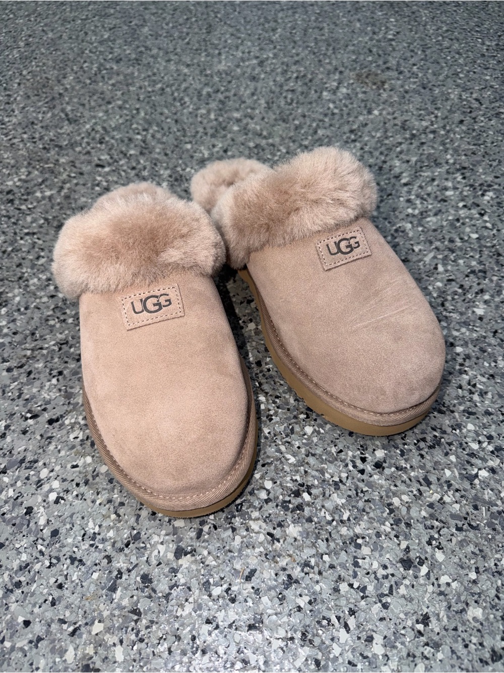 UGG  MCozy Slippers NWOT